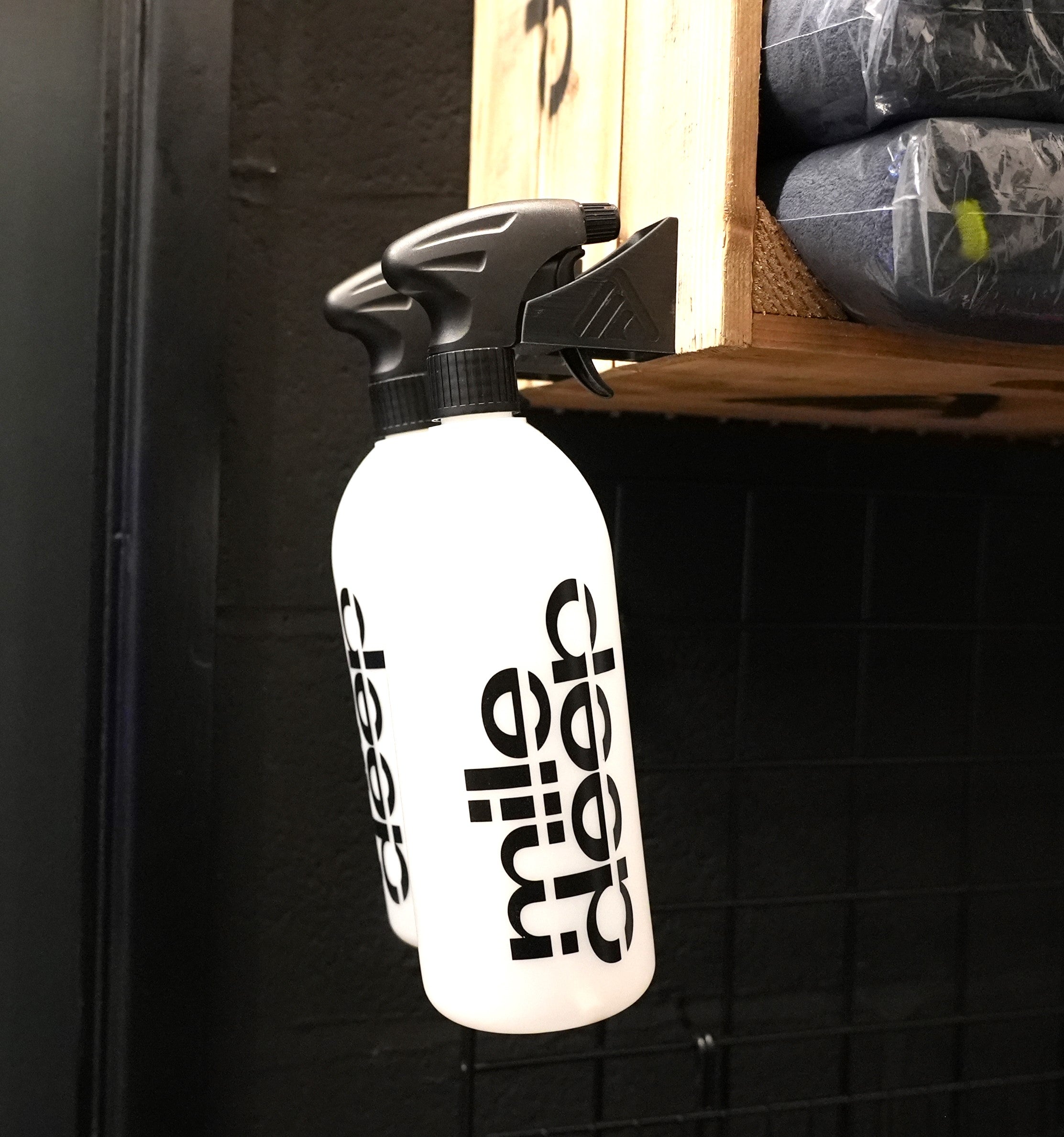 focus + locate car bottles